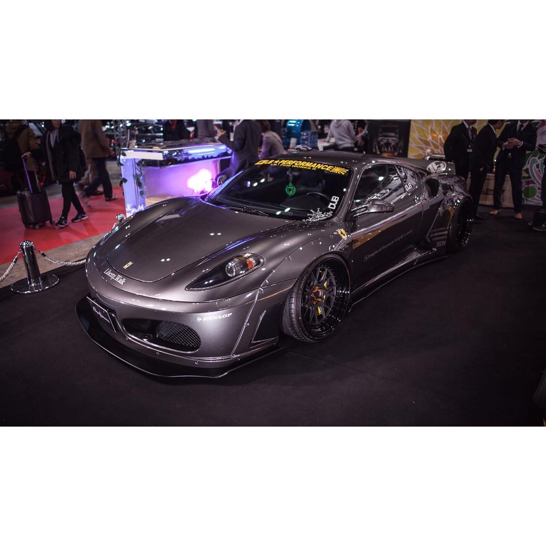 Liberty Walk F430 on disp