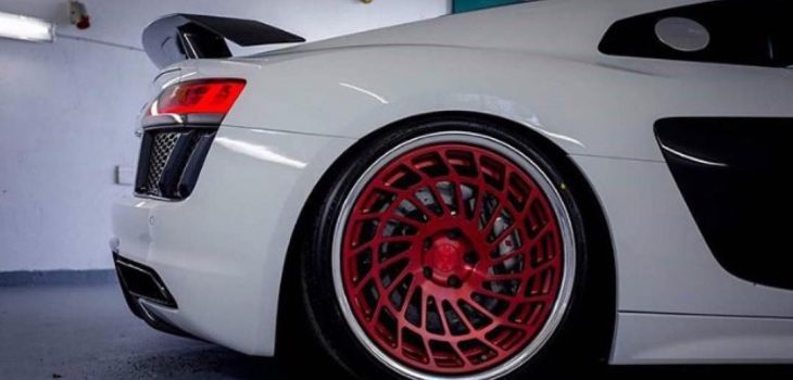 AUDI R8
